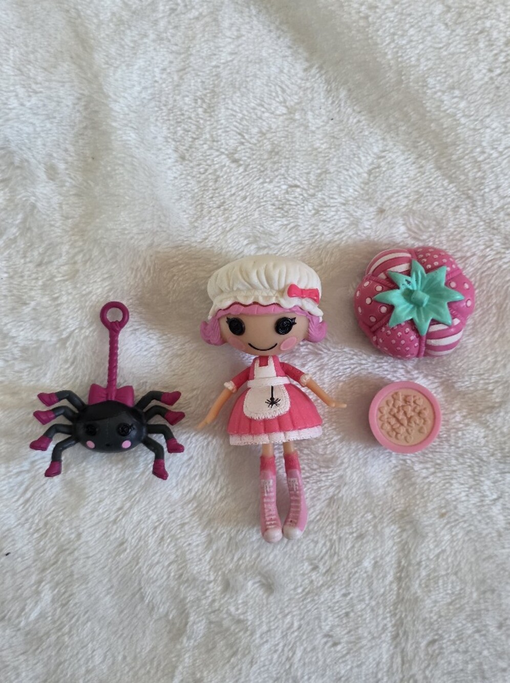 Mini Lalaloopsy Tuffet Miss Muffet Figure Set w/ Pet Spider & Accessories